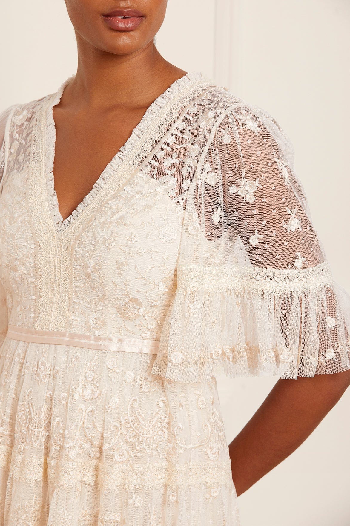 Lottie Lace Midi Dress - Image 3